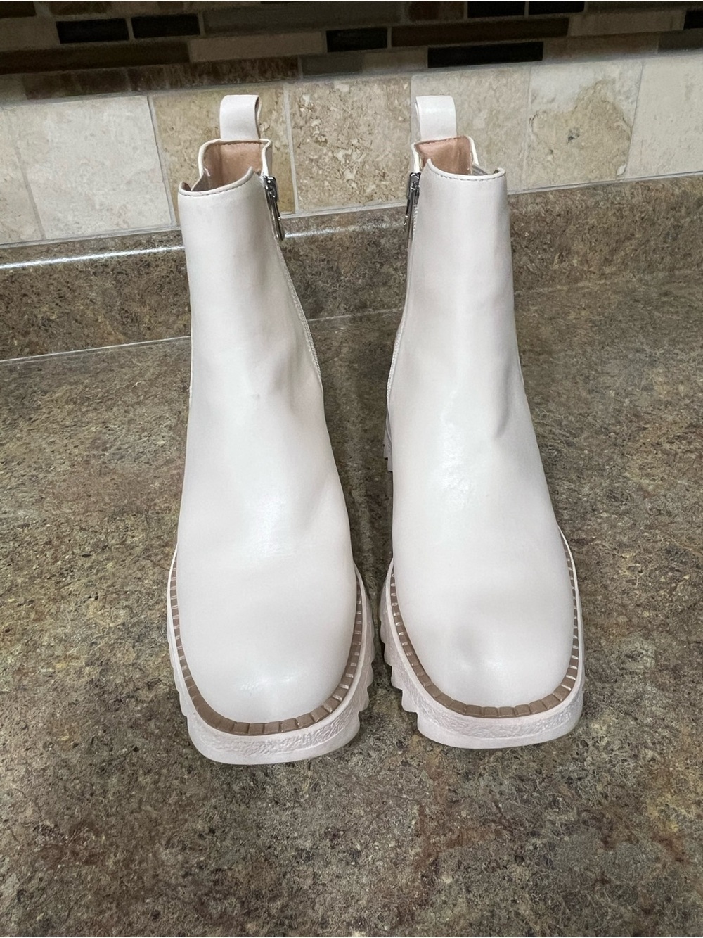 Sam & Libby Off White Chunky Lug Sole Chelsea Boots Zip Ankle Sz 7 Y2K - Picture 2 of 15